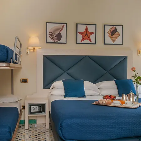 Del Mare Hotell 3*