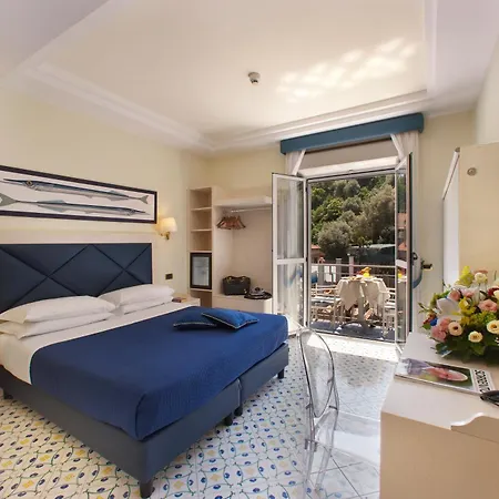 ホテル デル マーレ 3*