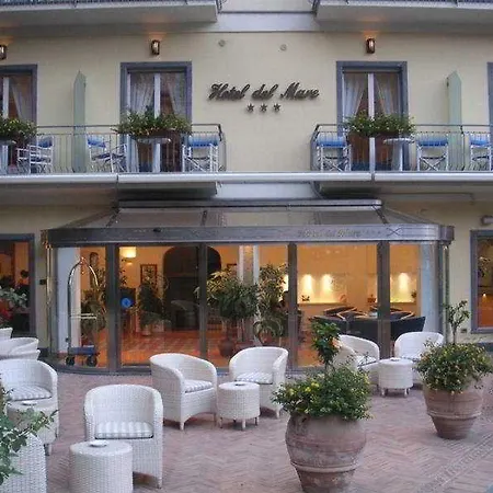 Del Mare 3*